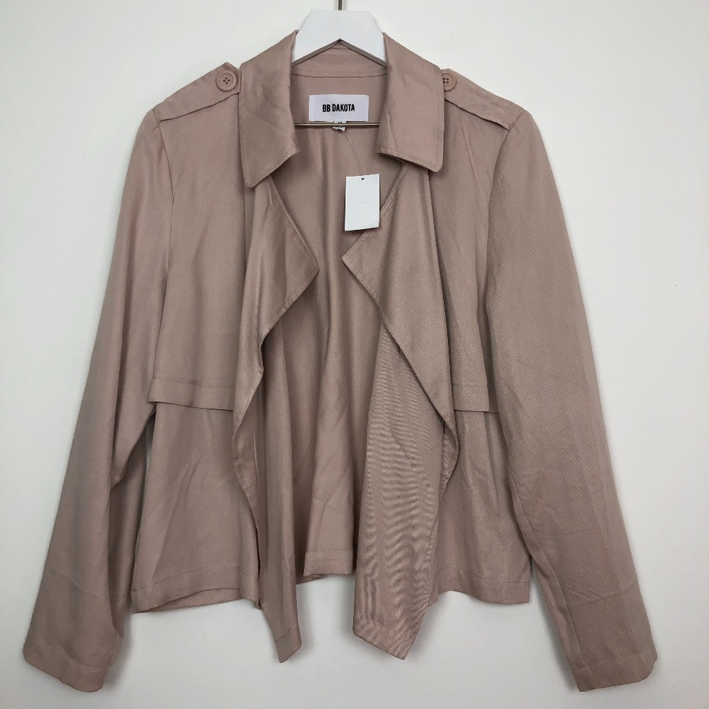 NWT BB DAKOTA CASCADE MATERNITY JACKET